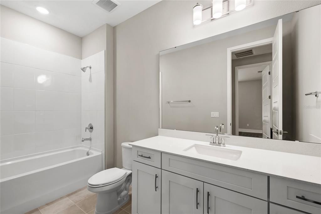 For Sale: $950,000 (5 beds, 4 baths, 3899 Square Feet)