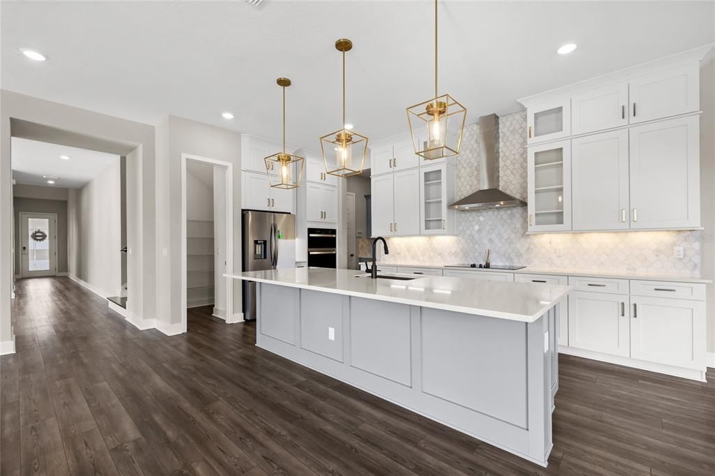 For Sale: $950,000 (5 beds, 4 baths, 3899 Square Feet)
