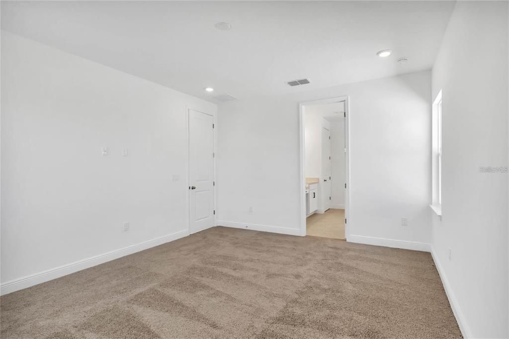 En Venta: $880,000 (4 camas, 3 baños, 2529 Pies cuadrados)