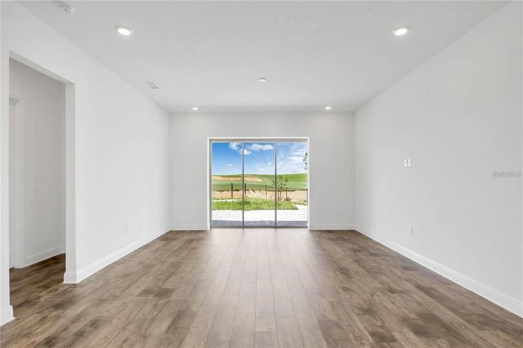 En Venta: $880,000 (4 camas, 3 baños, 2529 Pies cuadrados)