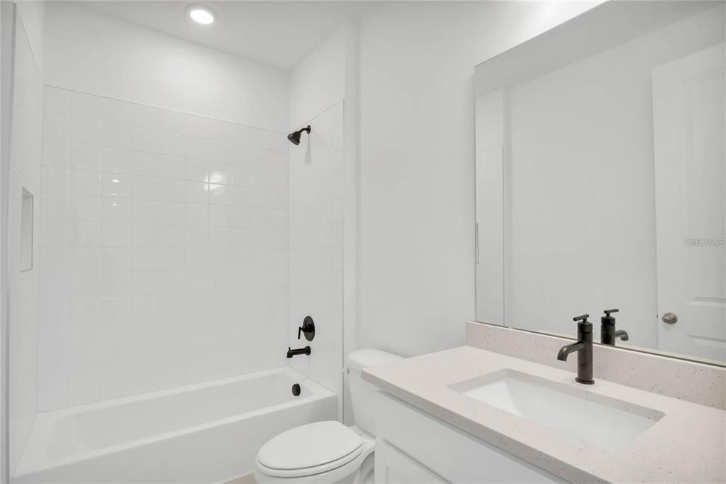 En Venta: $880,000 (4 camas, 3 baños, 2529 Pies cuadrados)