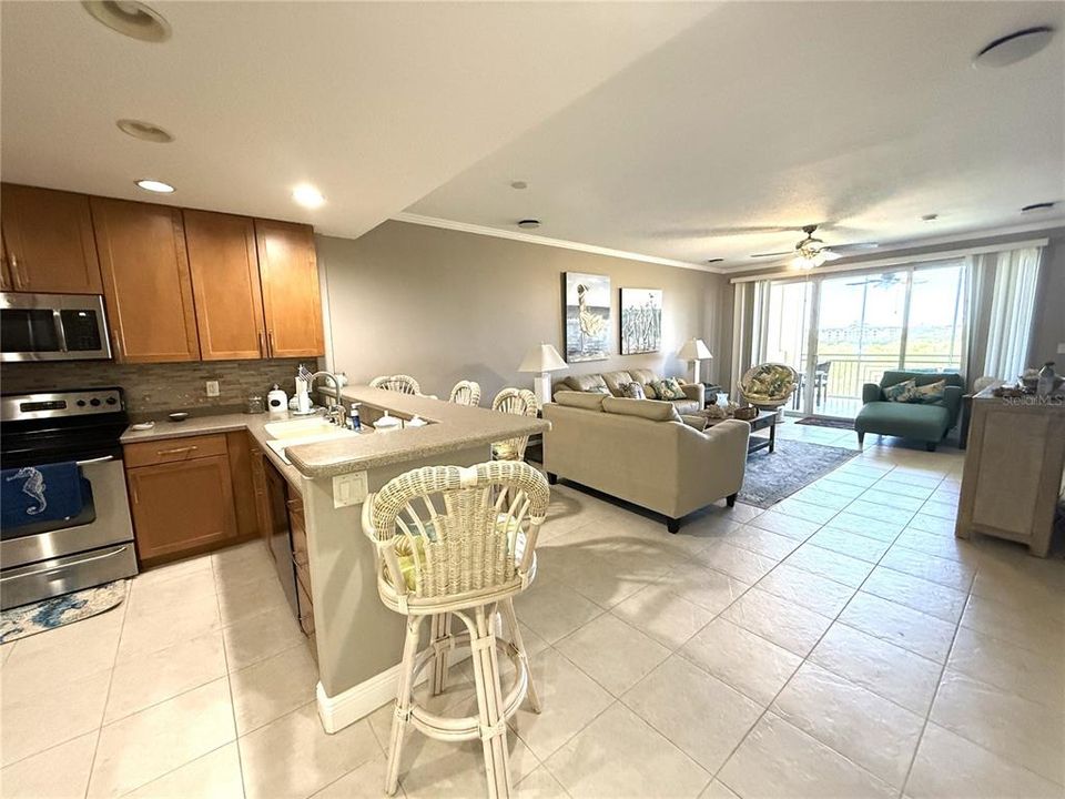 For Rent: $2,700 (2 beds, 2 baths, 1700 Square Feet)