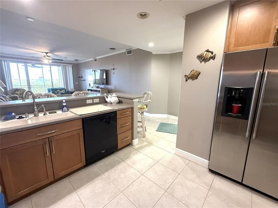 For Rent: $2,700 (2 beds, 2 baths, 1700 Square Feet)