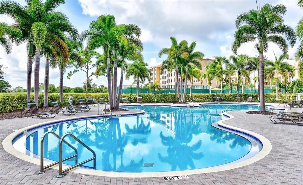 For Rent: $2,700 (2 beds, 2 baths, 1700 Square Feet)