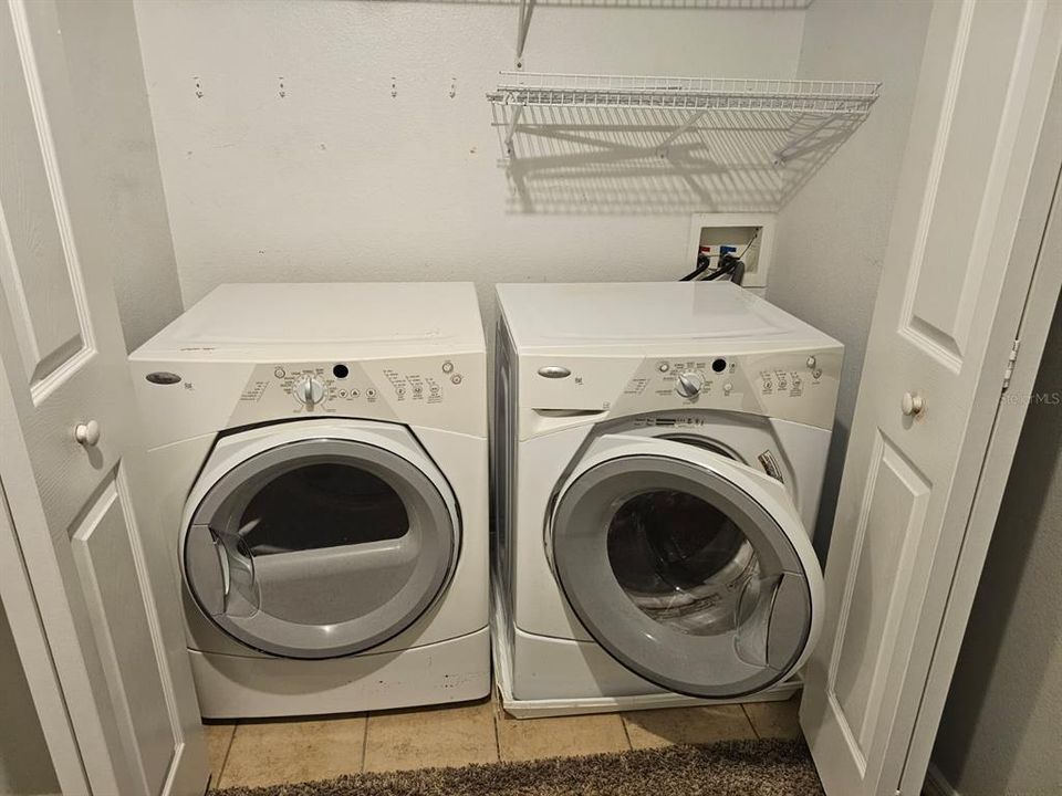 For Rent: $2,100 (3 beds, 3 baths, 1394 Square Feet)