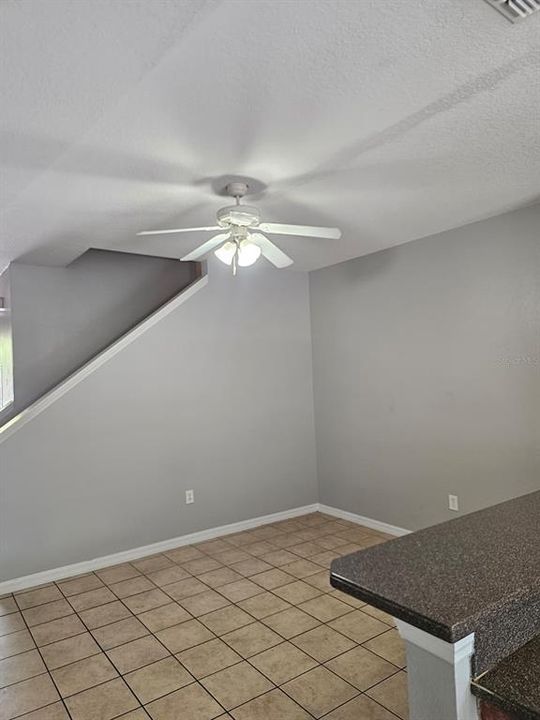 For Rent: $2,100 (3 beds, 3 baths, 1394 Square Feet)
