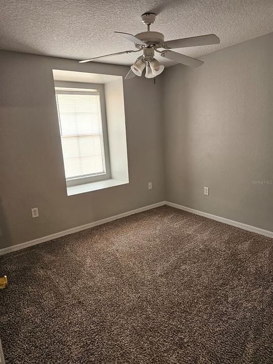 For Rent: $2,100 (3 beds, 3 baths, 1394 Square Feet)