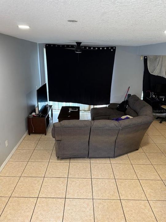 For Sale: $300,000 (4 beds, 3 baths, 1887 Square Feet)
