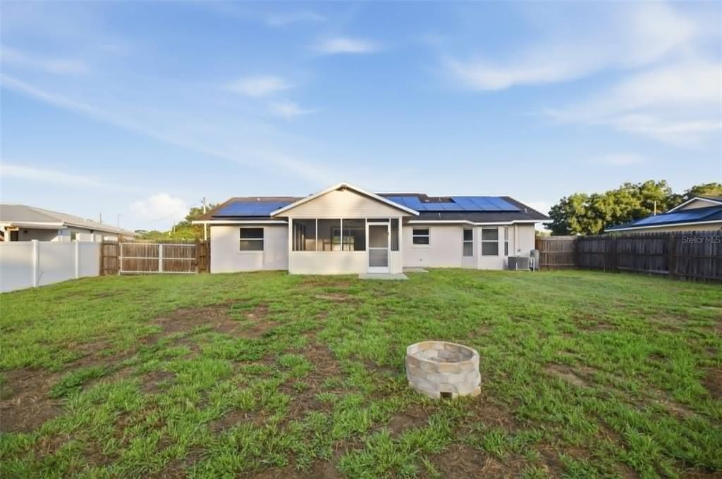 En Venta: $249,500 (3 camas, 2 baños, 1279 Pies cuadrados)