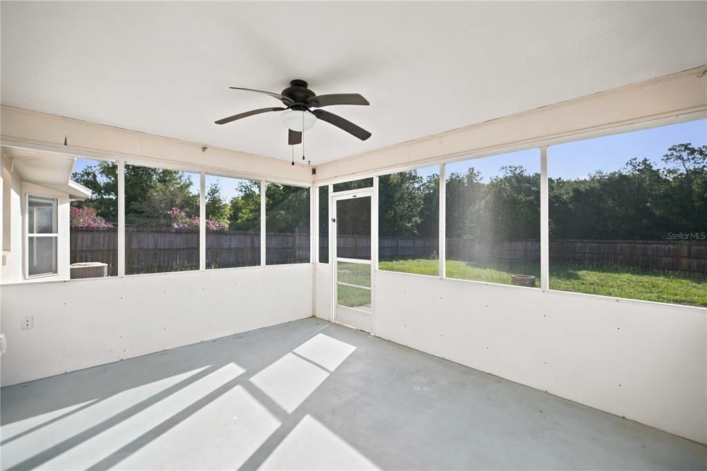En Venta: $249,500 (3 camas, 2 baños, 1279 Pies cuadrados)