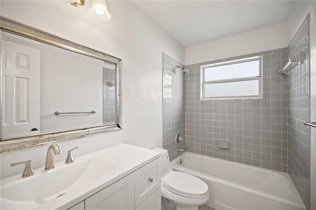 En Venta: $249,500 (3 camas, 2 baños, 1279 Pies cuadrados)
