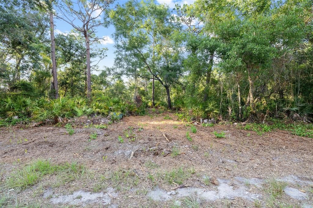 На продажу: $500,000 (5.04 acres)
