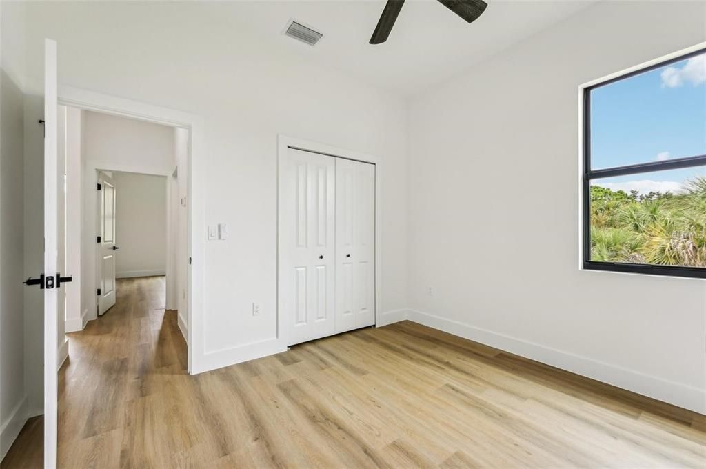 En Venta: $384,900 (4 camas, 2 baños, 2079 Pies cuadrados)