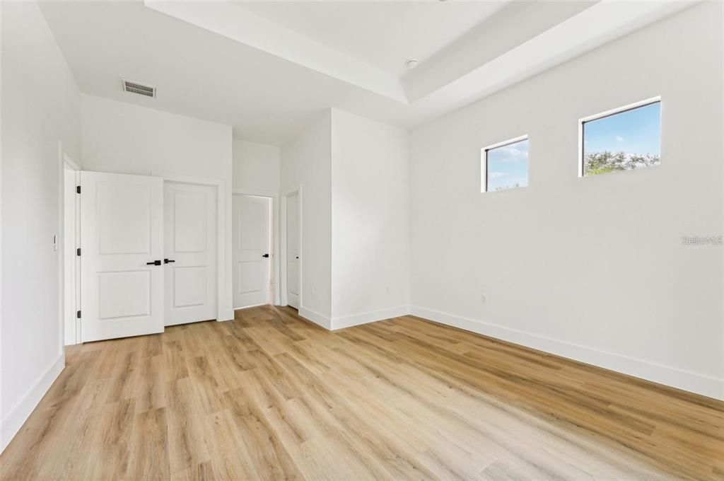 En Venta: $384,900 (4 camas, 2 baños, 2079 Pies cuadrados)