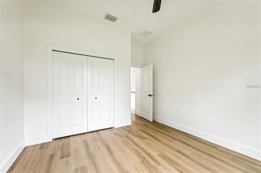 En Venta: $384,900 (4 camas, 2 baños, 2079 Pies cuadrados)
