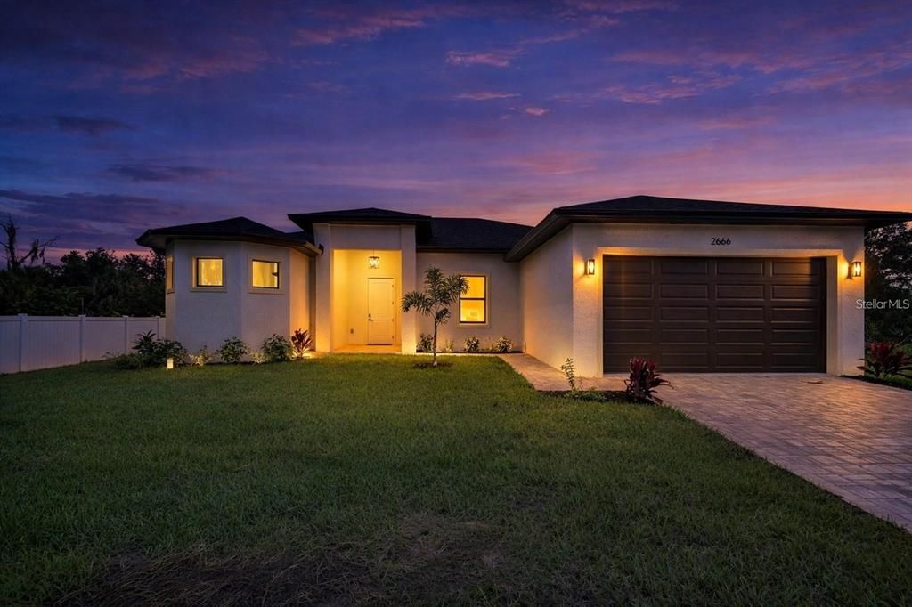 En Venta: $384,900 (4 camas, 2 baños, 2079 Pies cuadrados)