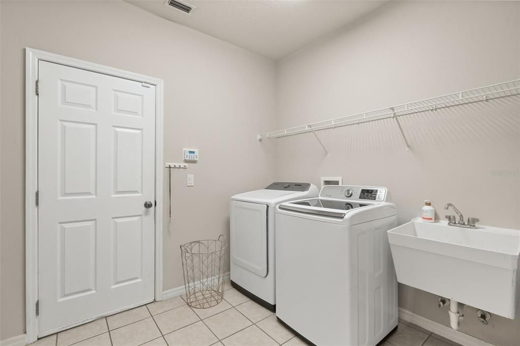 For Sale: $620,000 (5 beds, 3 baths, 3242 Square Feet)