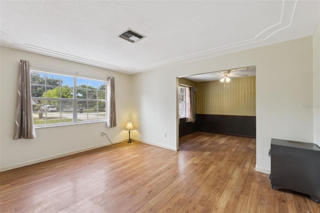 На продажу: $325,000 (3 спален, 2 ванн, 1562 Квадратных фут)