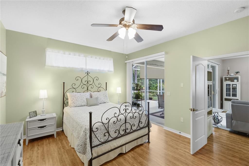 For Sale: $335,000 (2 beds, 2 baths, 1674 Square Feet)