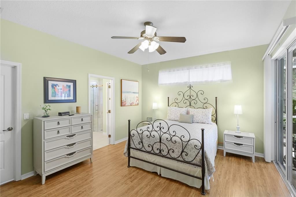 For Sale: $335,000 (2 beds, 2 baths, 1674 Square Feet)