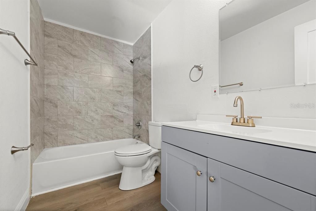For Rent: $2,100 (4 beds, 2 baths, 1282 Square Feet)