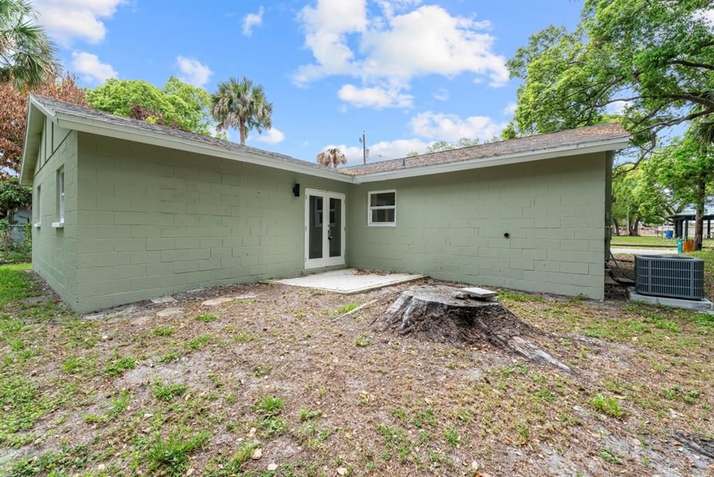 For Rent: $2,100 (4 beds, 2 baths, 1282 Square Feet)