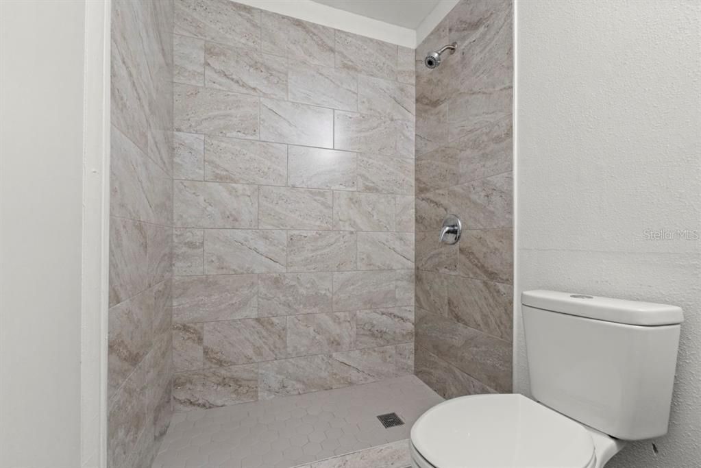 For Rent: $2,100 (4 beds, 2 baths, 1282 Square Feet)