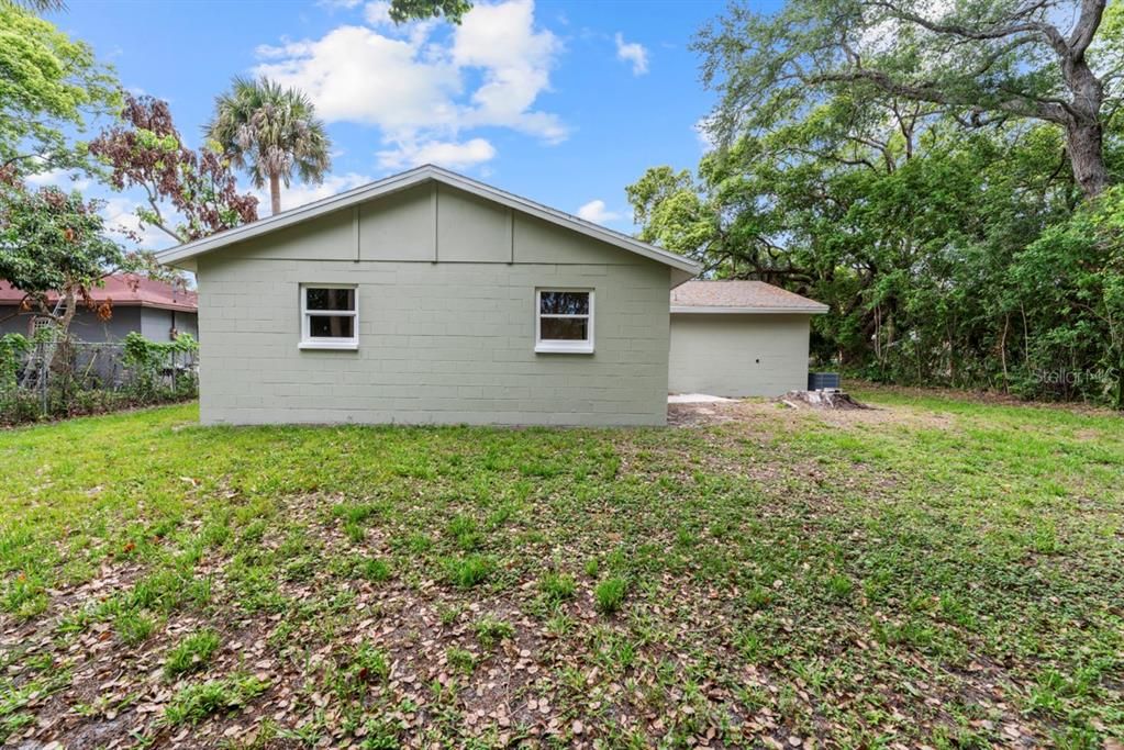 For Rent: $2,100 (4 beds, 2 baths, 1282 Square Feet)