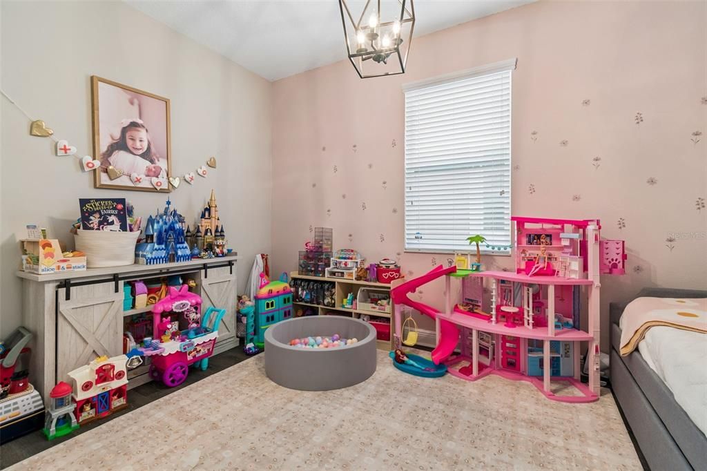 For Sale: $599,900 (4 beds, 3 baths, 2606 Square Feet)