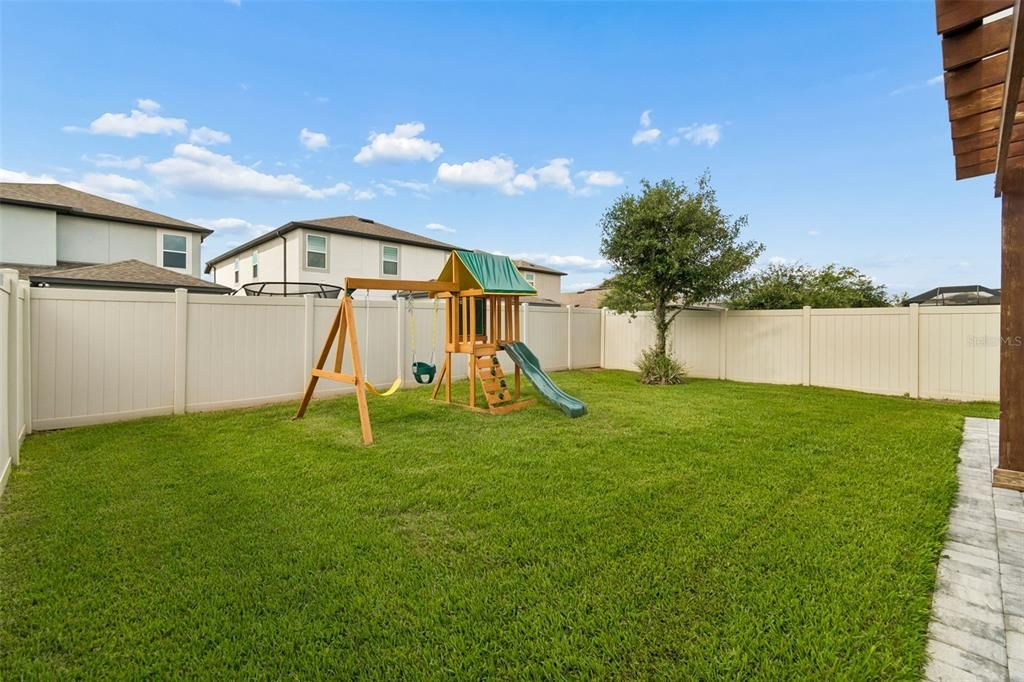 For Sale: $599,900 (4 beds, 3 baths, 2606 Square Feet)