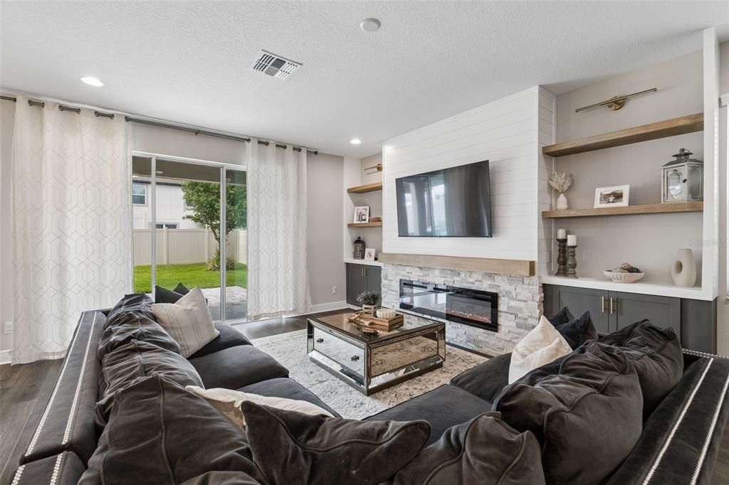 For Sale: $599,900 (4 beds, 3 baths, 2606 Square Feet)