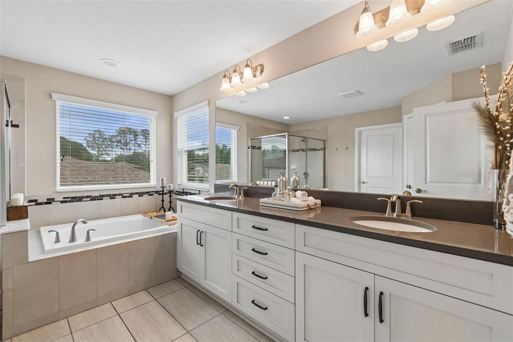 For Sale: $599,900 (4 beds, 3 baths, 2606 Square Feet)