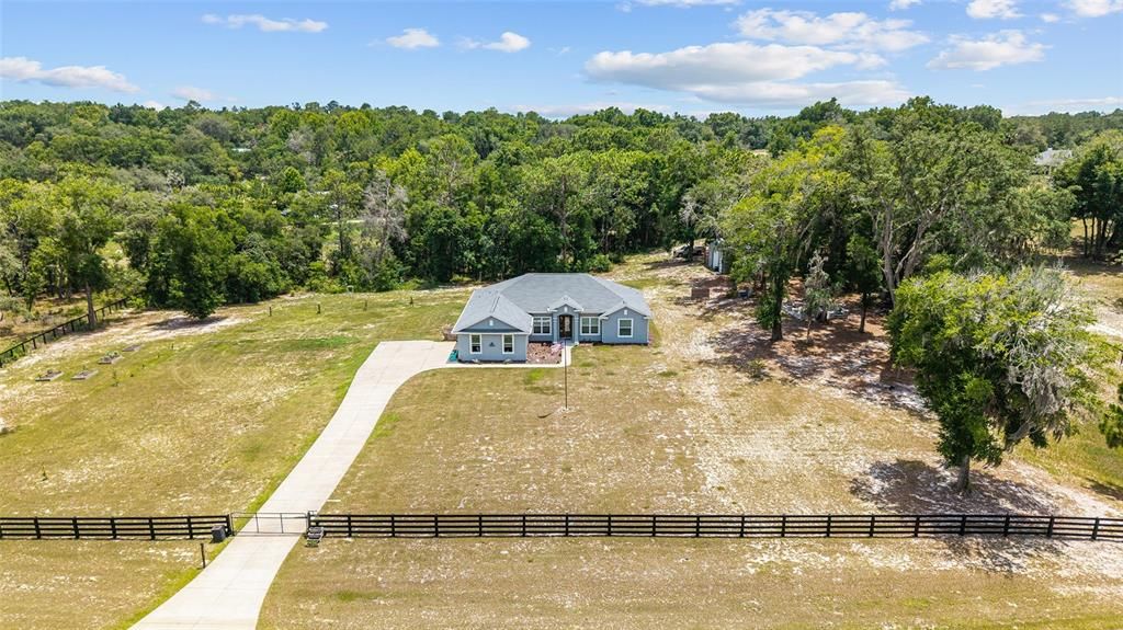 For Sale: $750,000 (4 beds, 2 baths, 2436 Square Feet)