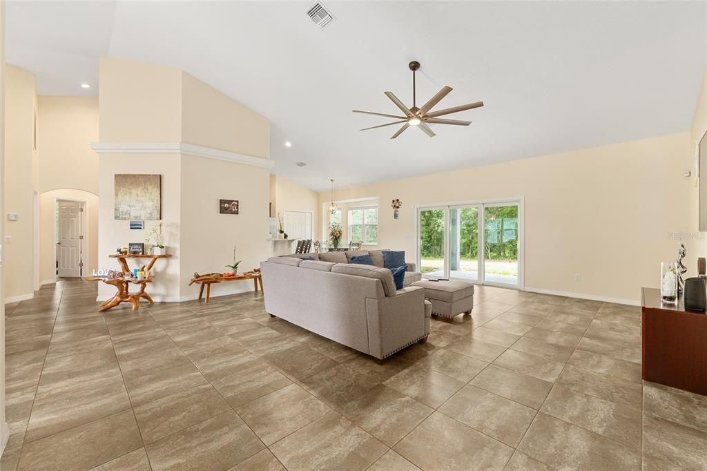 For Sale: $750,000 (4 beds, 2 baths, 2436 Square Feet)