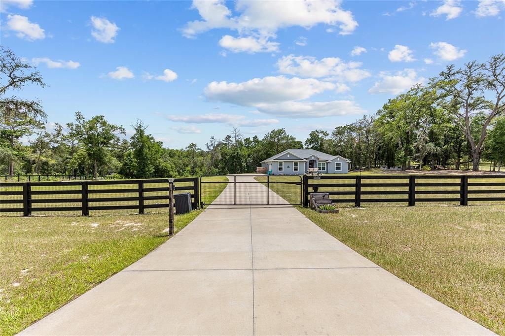 For Sale: $750,000 (4 beds, 2 baths, 2436 Square Feet)