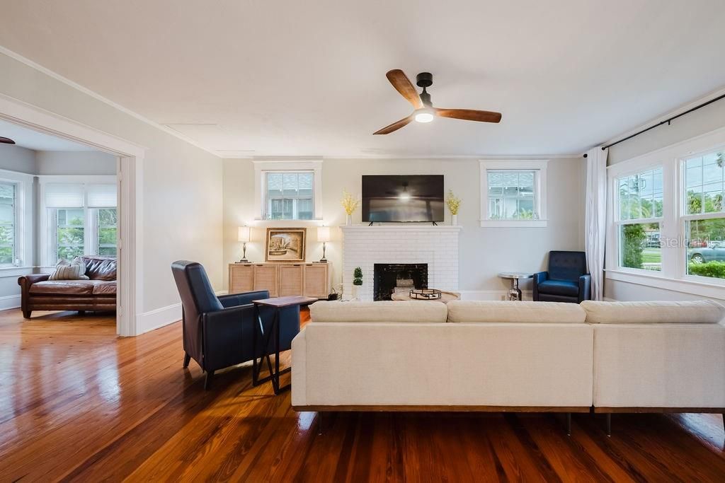 For Sale: $475,000 (3 beds, 1 baths, 1892 Square Feet)