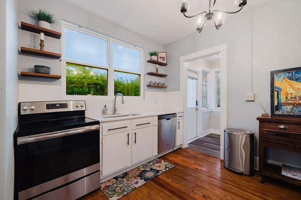 For Sale: $475,000 (3 beds, 1 baths, 1892 Square Feet)