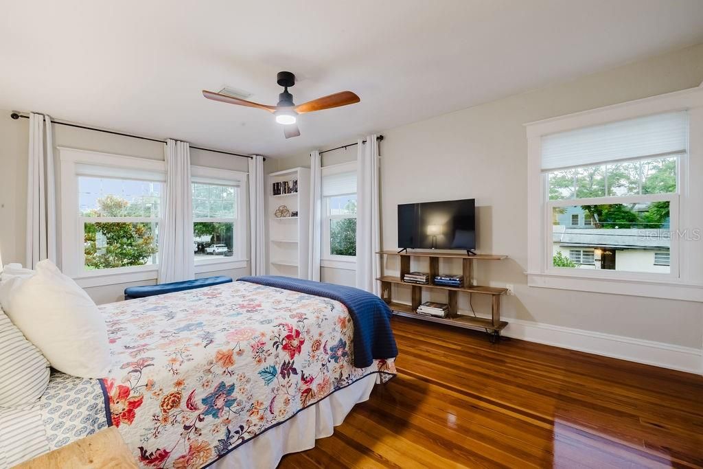 For Sale: $475,000 (3 beds, 1 baths, 1892 Square Feet)