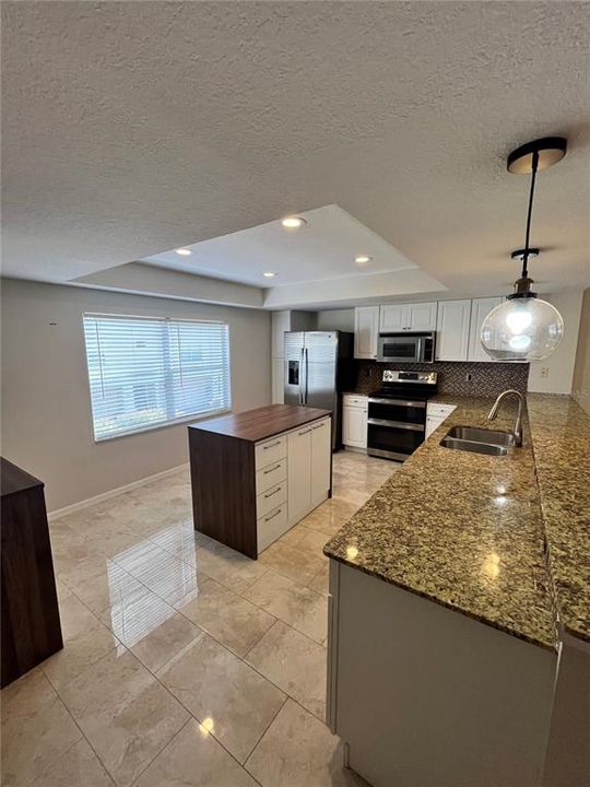For Rent: $4,550 (2 beds, 2 baths, 1918 Square Feet)