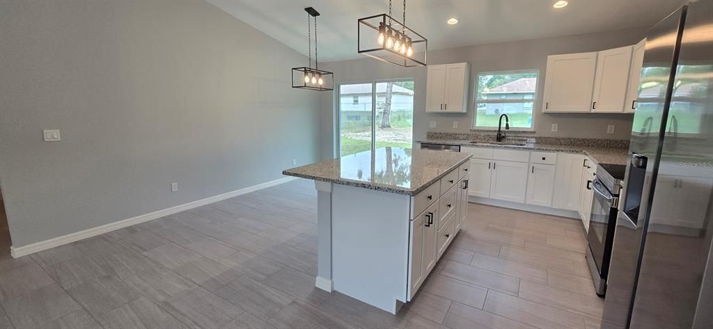 For Rent: $1,895 (3 beds, 2 baths, 1380 Square Feet)