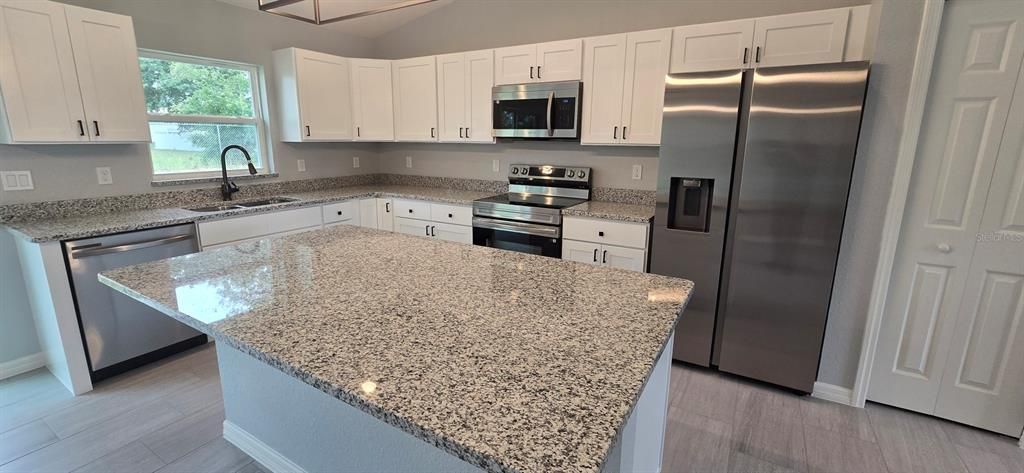 For Rent: $1,895 (3 beds, 2 baths, 1380 Square Feet)