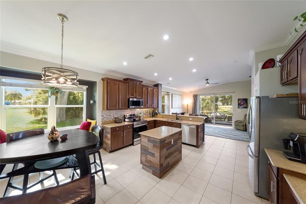 En Venta: $535,000 (4 camas, 2 baños, 2013 Pies cuadrados)