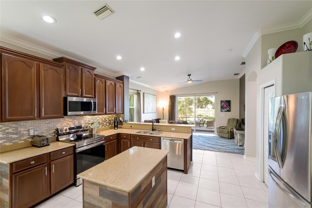 En Venta: $535,000 (4 camas, 2 baños, 2013 Pies cuadrados)