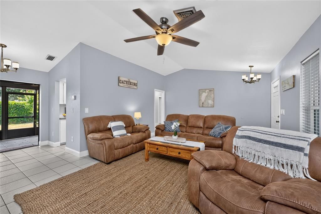 En Venta: $239,900 (2 camas, 2 baños, 1288 Pies cuadrados)