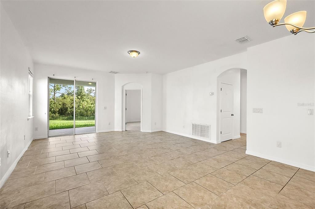 В аренду: $2,200 (3 спален, 2 ванн, 1858 Квадратных фут)