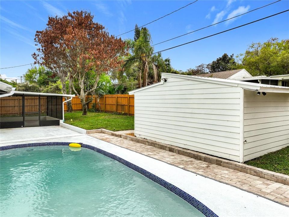 For Sale: $359,990 (3 beds, 2 baths, 1084 Square Feet)