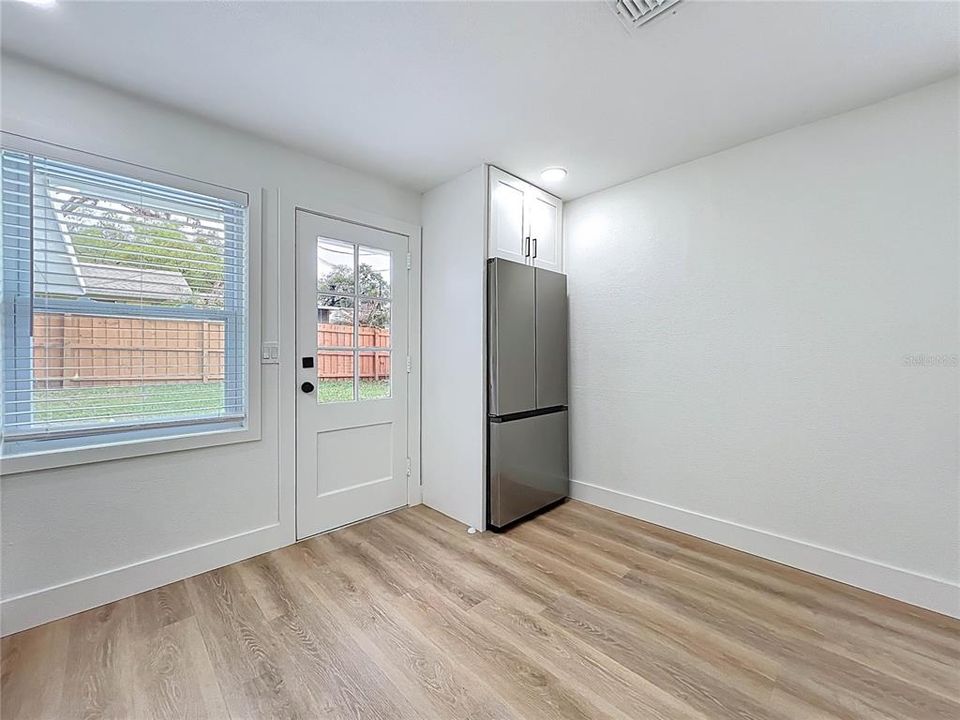 For Sale: $359,990 (3 beds, 2 baths, 1084 Square Feet)