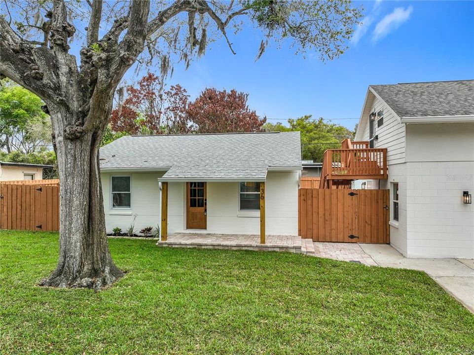 For Sale: $359,990 (3 beds, 2 baths, 1084 Square Feet)