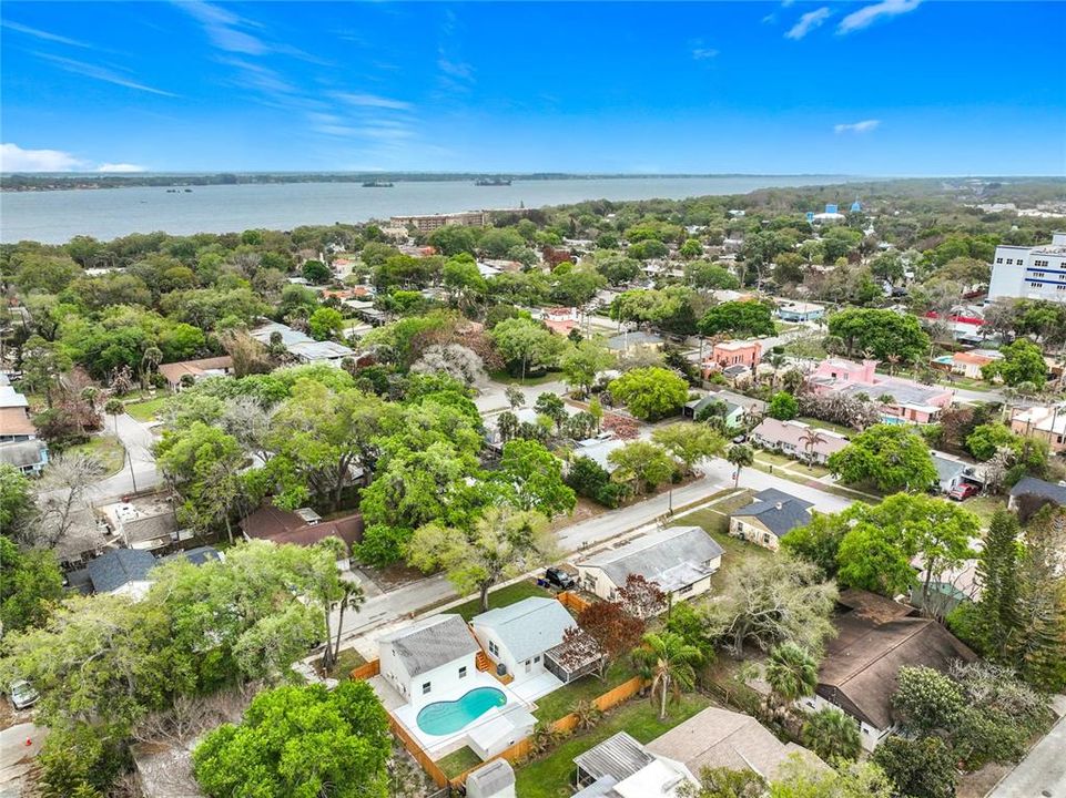 For Sale: $359,990 (3 beds, 2 baths, 1084 Square Feet)