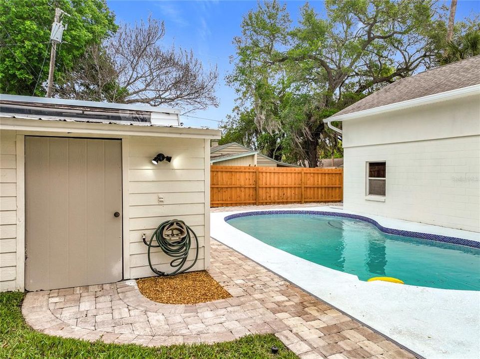 For Sale: $359,990 (3 beds, 2 baths, 1084 Square Feet)